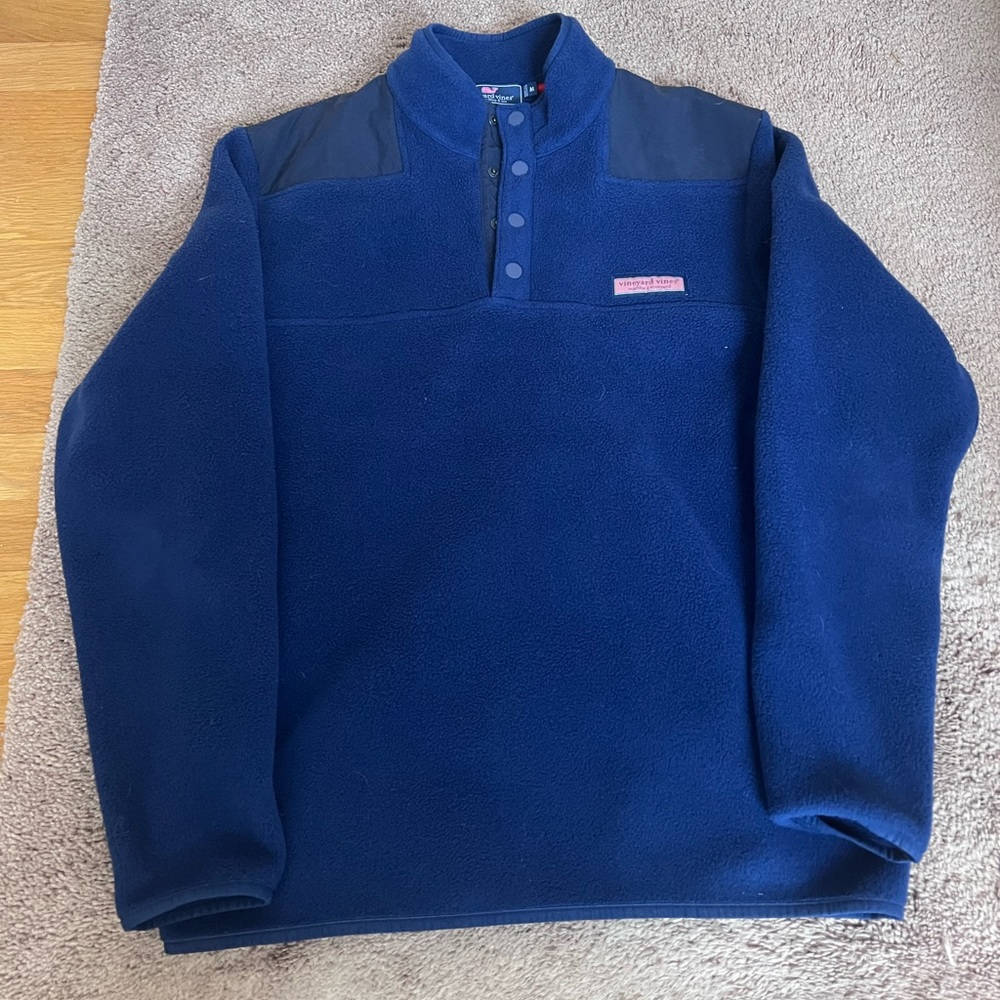 Vineyard Vines blue fleece size medium pullover.